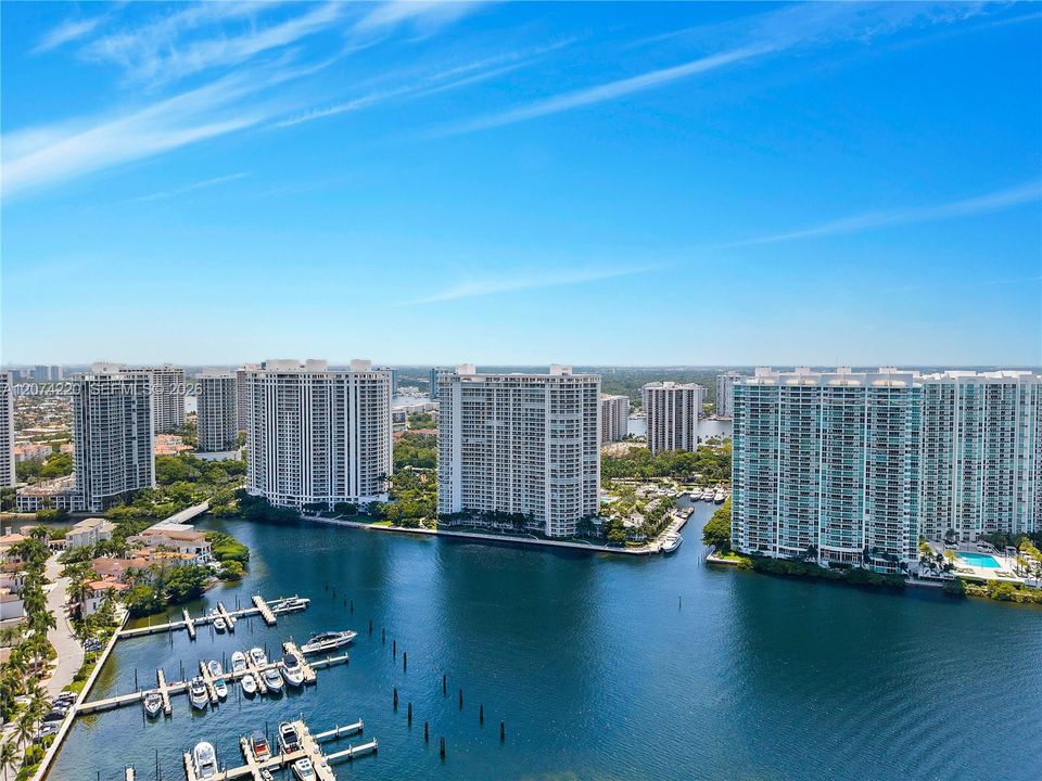 For Sale: $1,300,000 (2 beds, 2 baths, 2730 Square Feet)