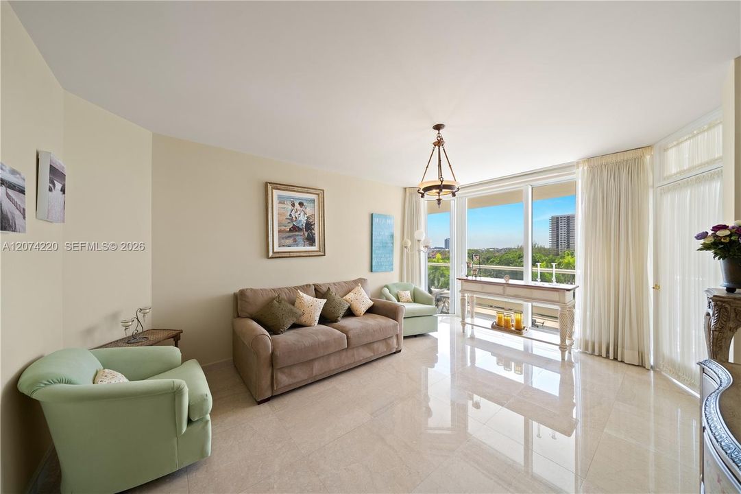 For Sale: $1,300,000 (2 beds, 2 baths, 2730 Square Feet)