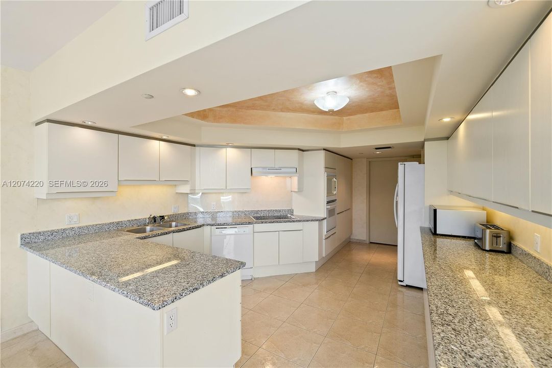 For Sale: $1,300,000 (2 beds, 2 baths, 2730 Square Feet)