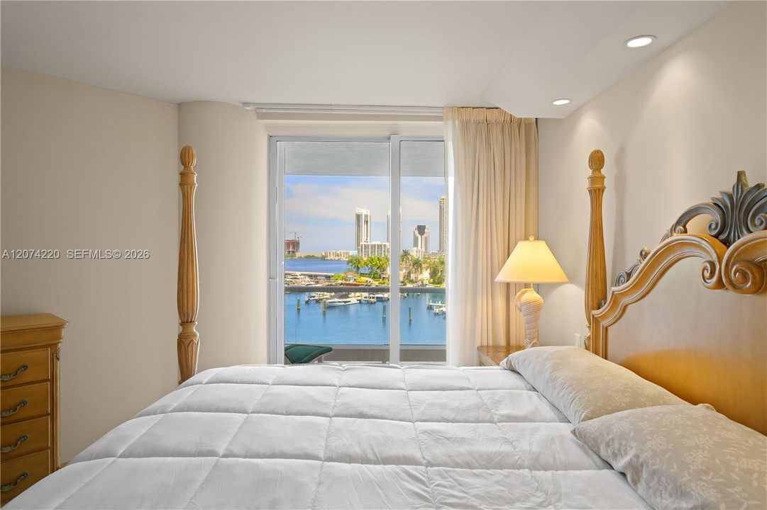 For Sale: $1,300,000 (2 beds, 2 baths, 2730 Square Feet)