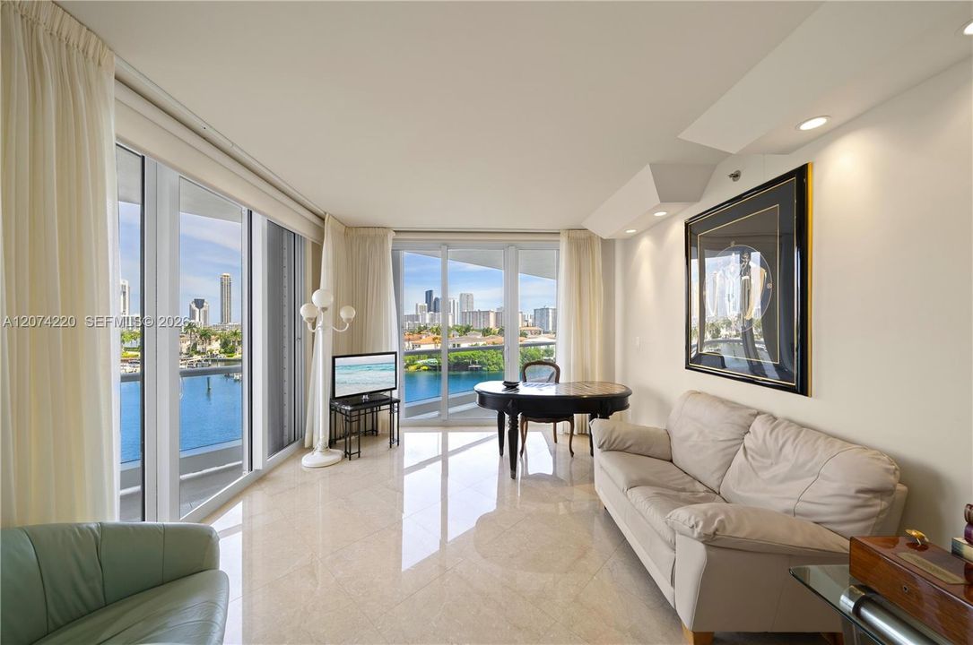 For Sale: $1,300,000 (2 beds, 2 baths, 2730 Square Feet)