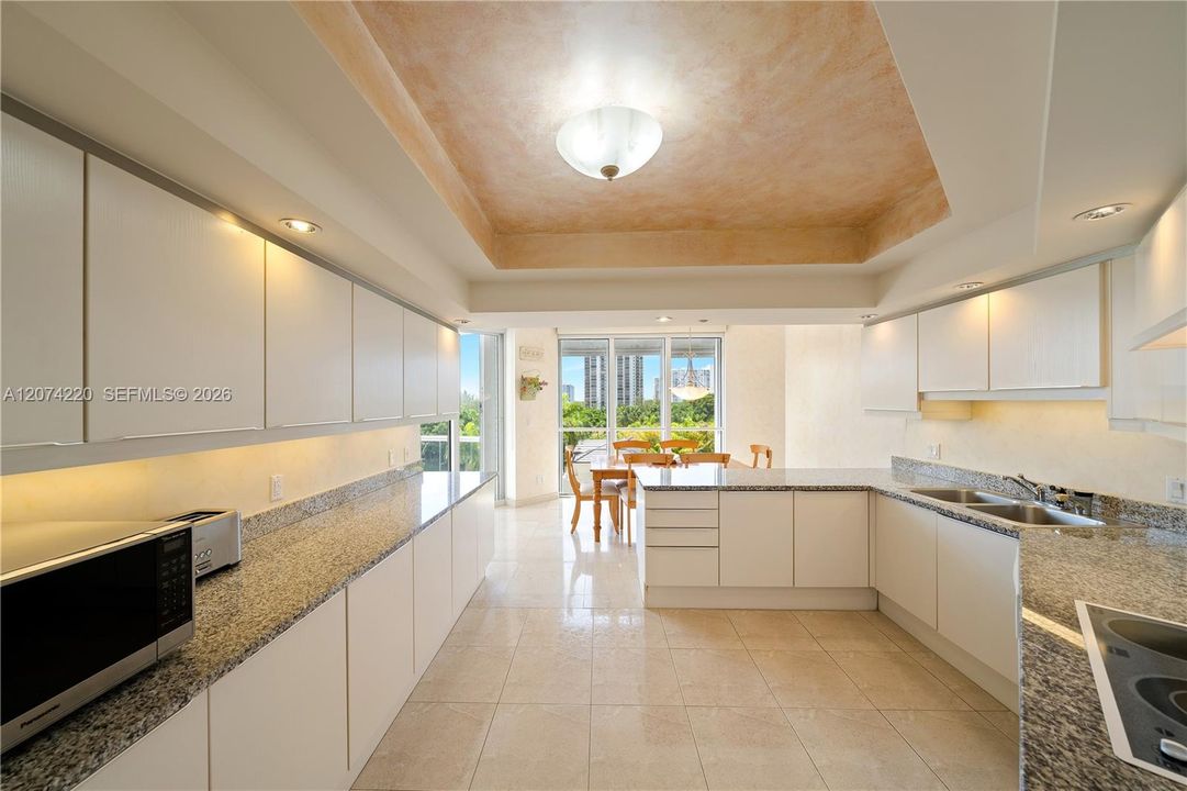 For Sale: $1,300,000 (2 beds, 2 baths, 2730 Square Feet)