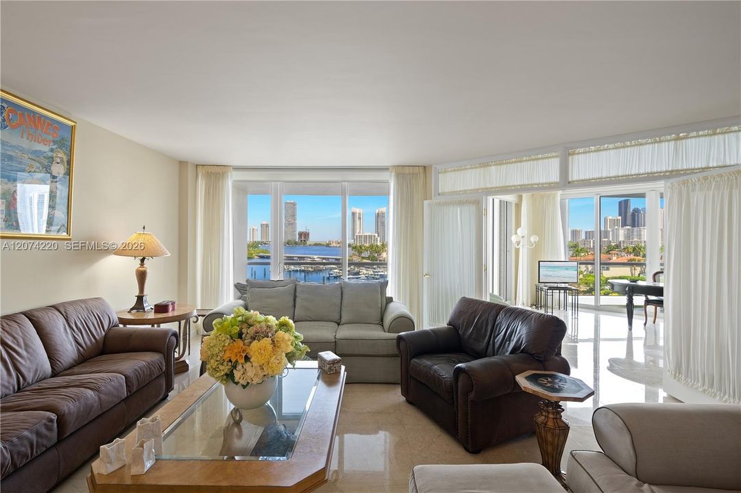 For Sale: $1,300,000 (2 beds, 2 baths, 2730 Square Feet)