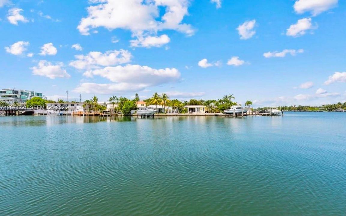 For Rent: $1,900 (1 beds, 1 baths, 620 Square Feet)