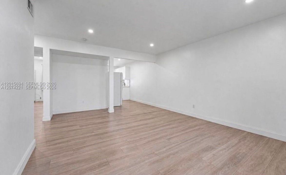 For Rent: $1,900 (1 beds, 1 baths, 620 Square Feet)