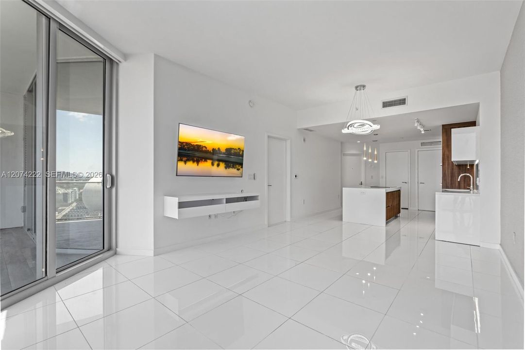For Sale: $765,000 (1 beds, 2 baths, 1173 Square Feet)