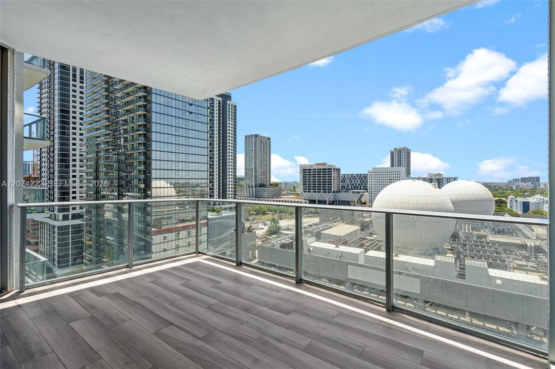 For Sale: $765,000 (1 beds, 2 baths, 1173 Square Feet)