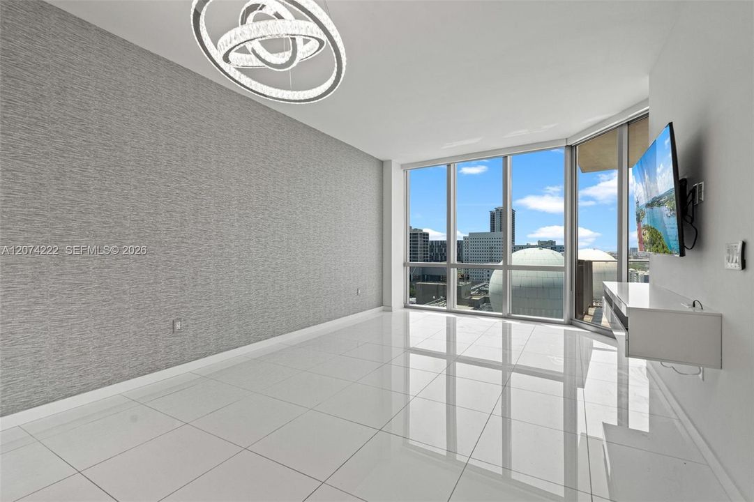 For Sale: $765,000 (1 beds, 2 baths, 1173 Square Feet)
