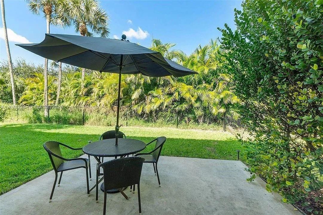 For Rent: $4,500 (3 beds, 2 baths, 1570 Square Feet)