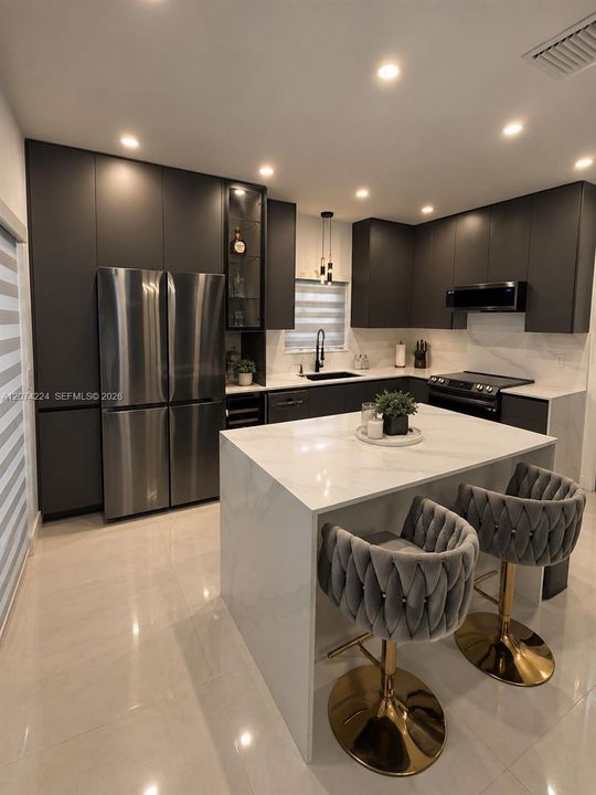 For Rent: $4,500 (3 beds, 2 baths, 1570 Square Feet)