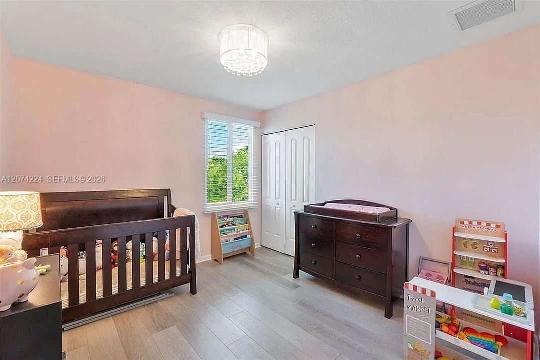 For Rent: $4,500 (3 beds, 2 baths, 1570 Square Feet)