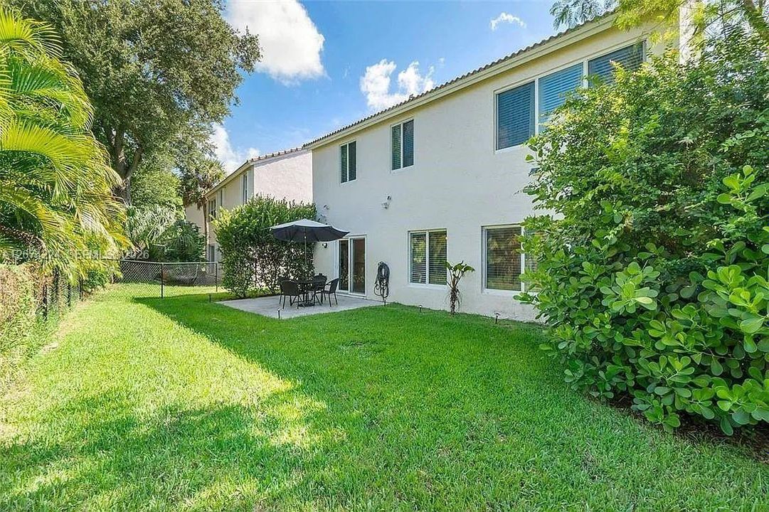 For Rent: $4,500 (3 beds, 2 baths, 1570 Square Feet)