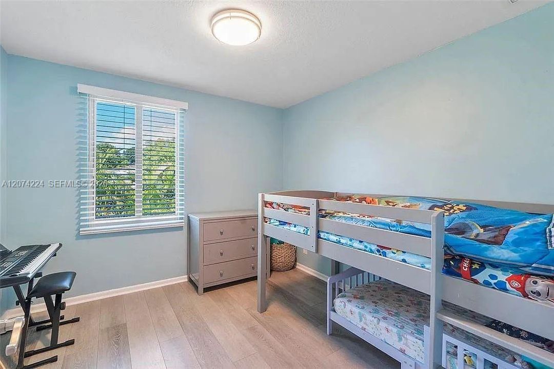 For Rent: $4,500 (3 beds, 2 baths, 1570 Square Feet)