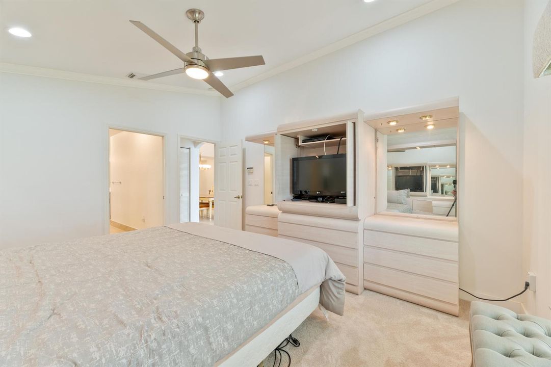 Krauss main bed from headboard