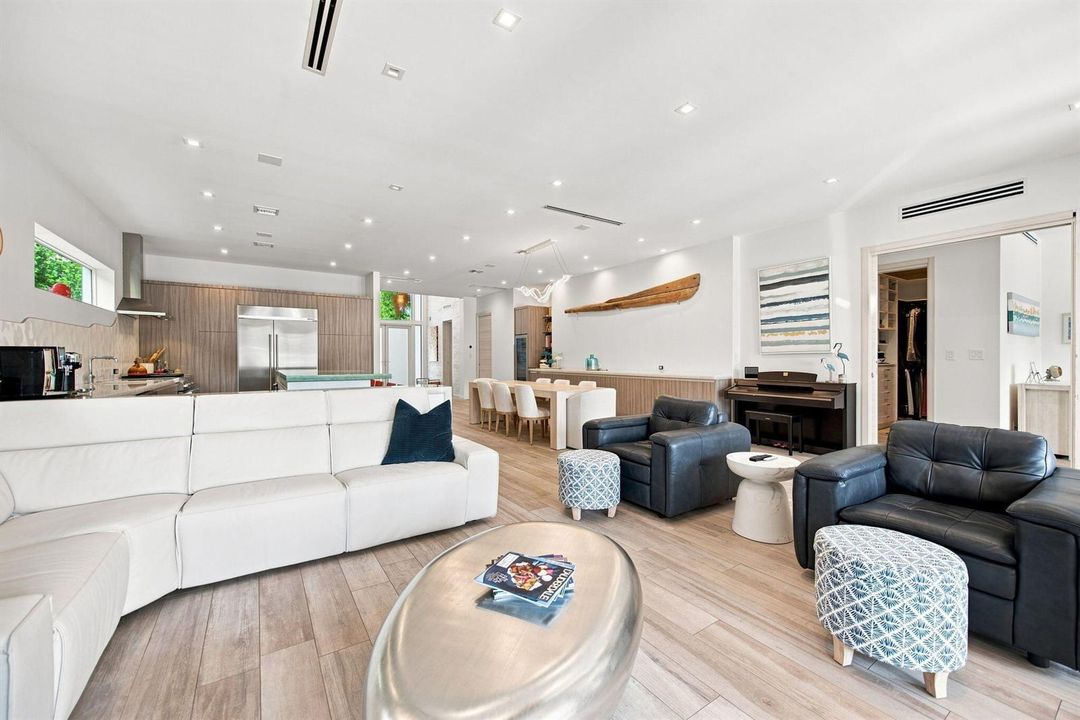 9-web-or-mls-121-s-gordon-rd