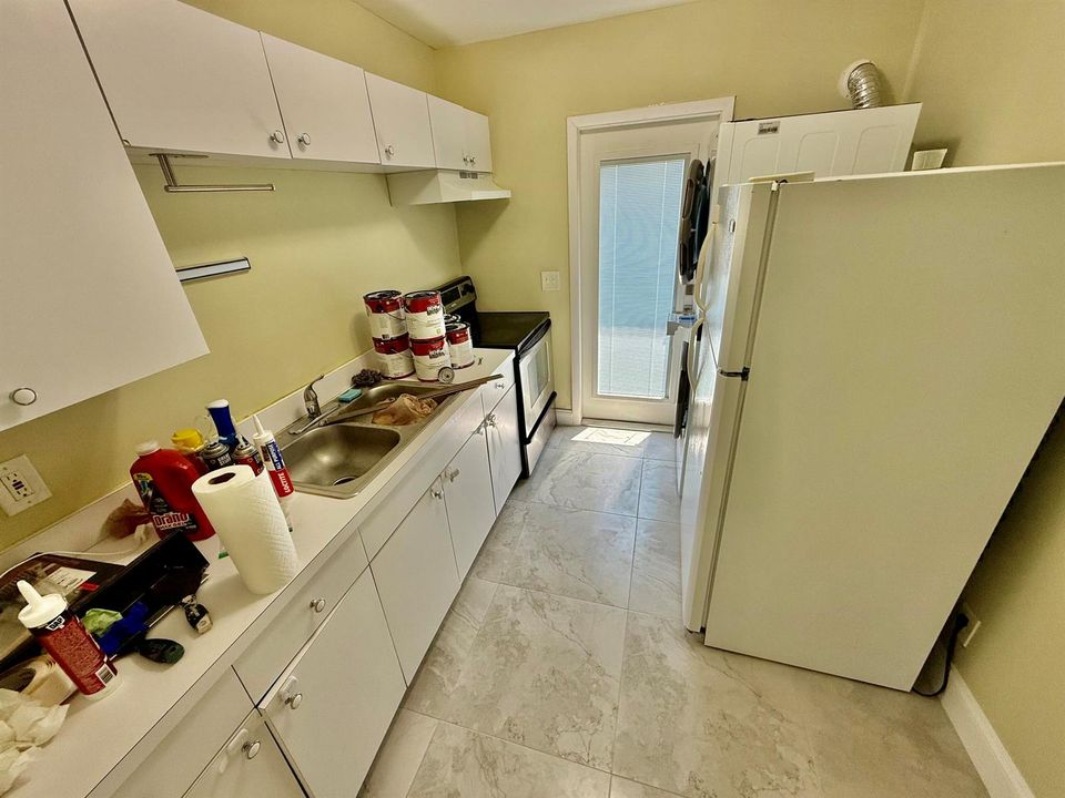Kitchen / Laundry