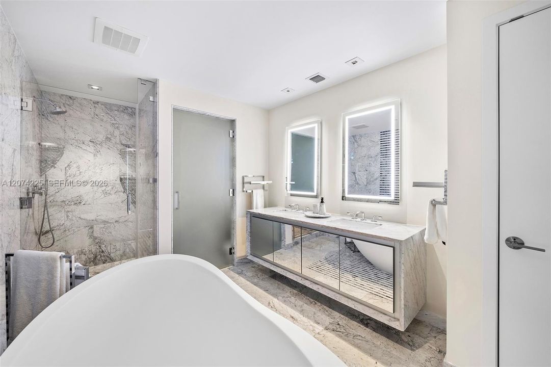 For Sale: $2,950,000 (3 beds, 4 baths, 2743 Square Feet)