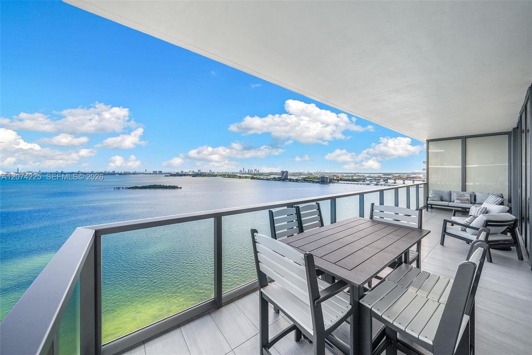 For Sale: $2,950,000 (3 beds, 4 baths, 2743 Square Feet)
