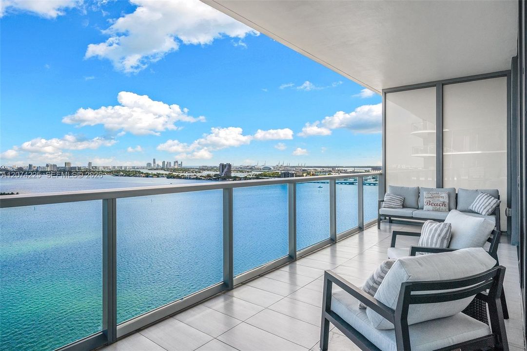For Sale: $2,950,000 (3 beds, 4 baths, 2743 Square Feet)