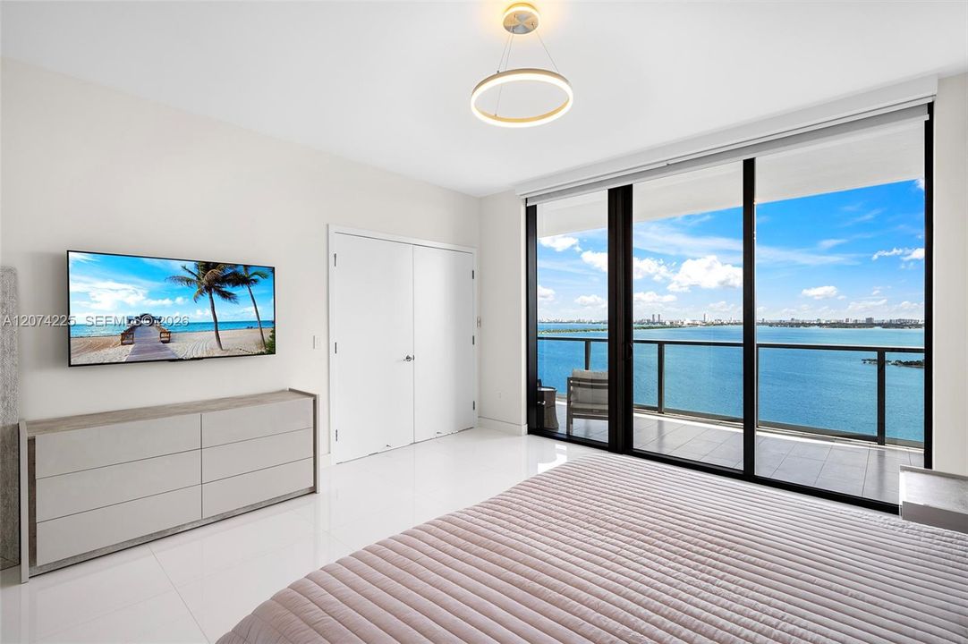 For Sale: $2,950,000 (3 beds, 4 baths, 2743 Square Feet)