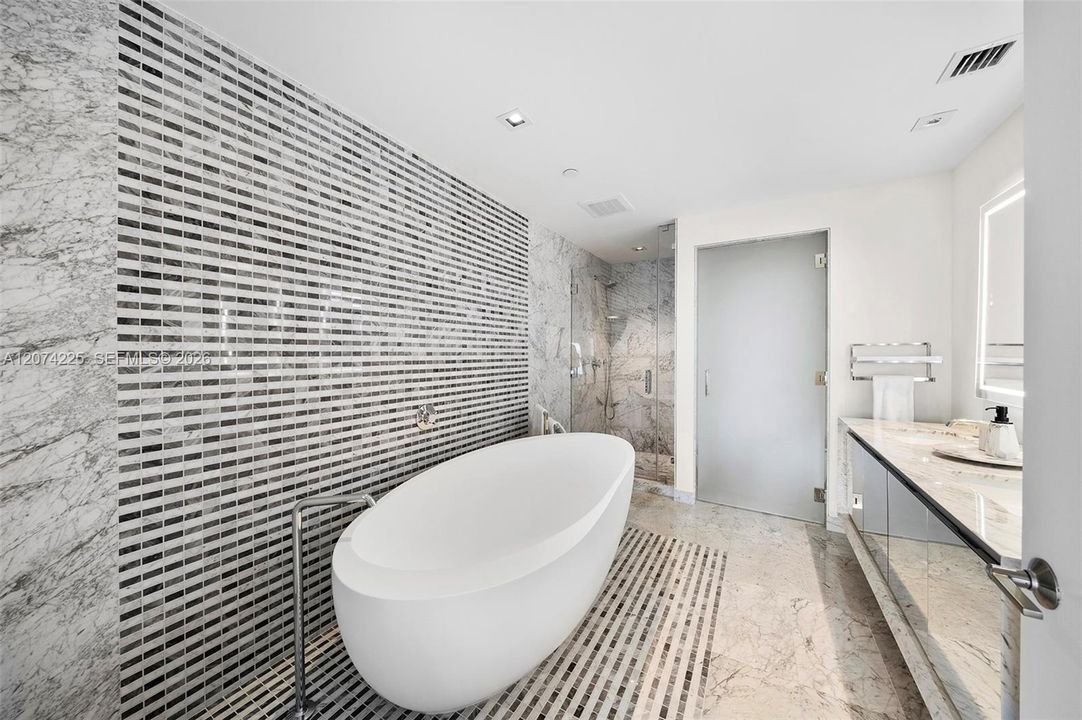 For Sale: $2,950,000 (3 beds, 4 baths, 2743 Square Feet)