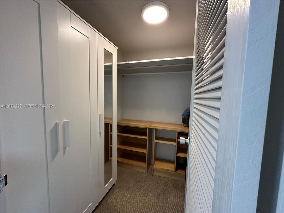 For Rent: $2,450 (1 beds, 1 baths, 678 Square Feet)