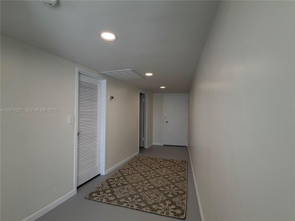 For Rent: $2,450 (1 beds, 1 baths, 678 Square Feet)