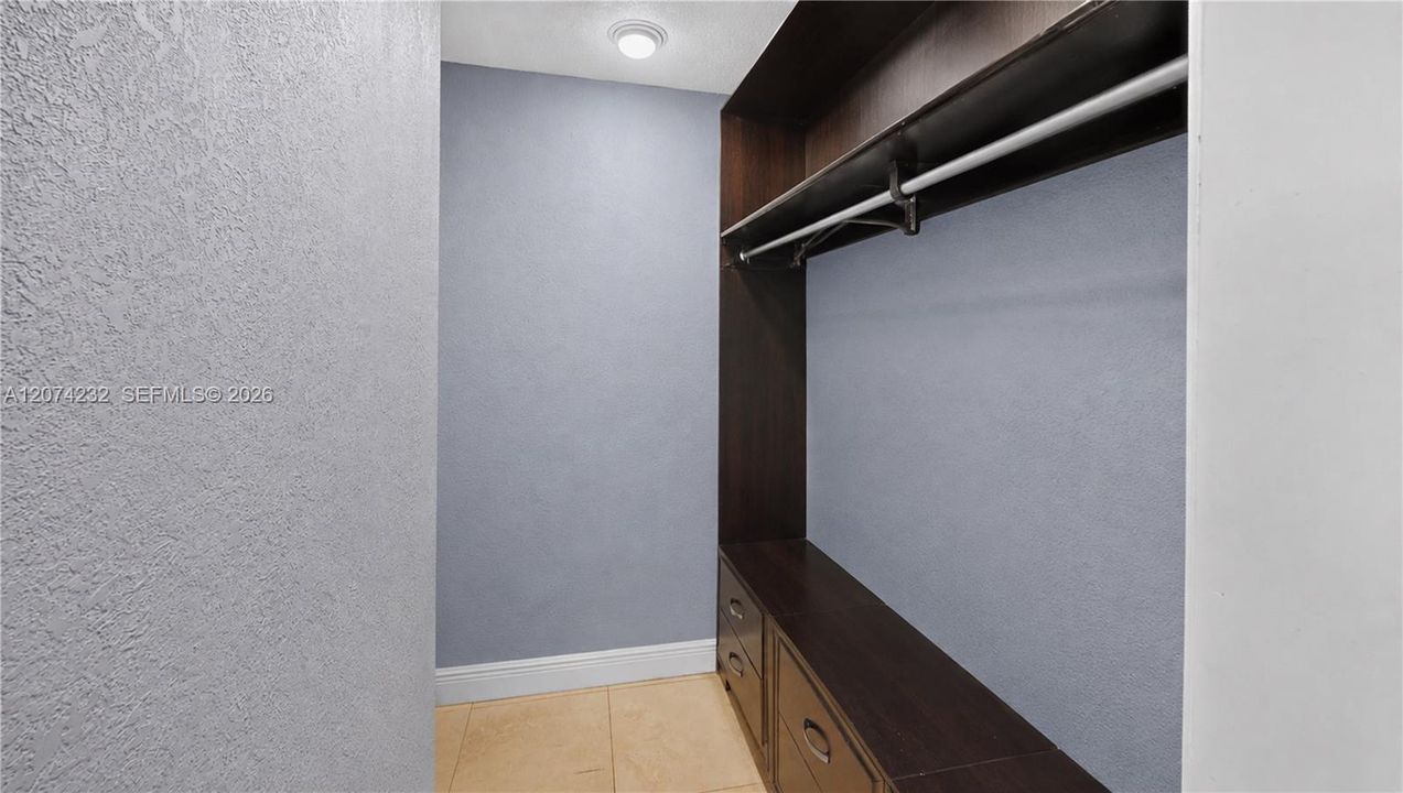 En Venta: $529,900 (4 camas, 2 baños, 1192 Pies cuadrados)