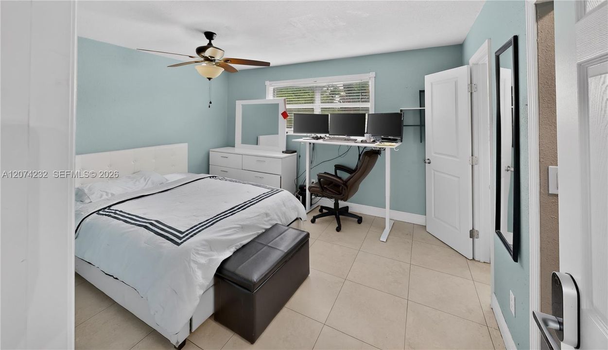 En Venta: $529,900 (4 camas, 2 baños, 1192 Pies cuadrados)