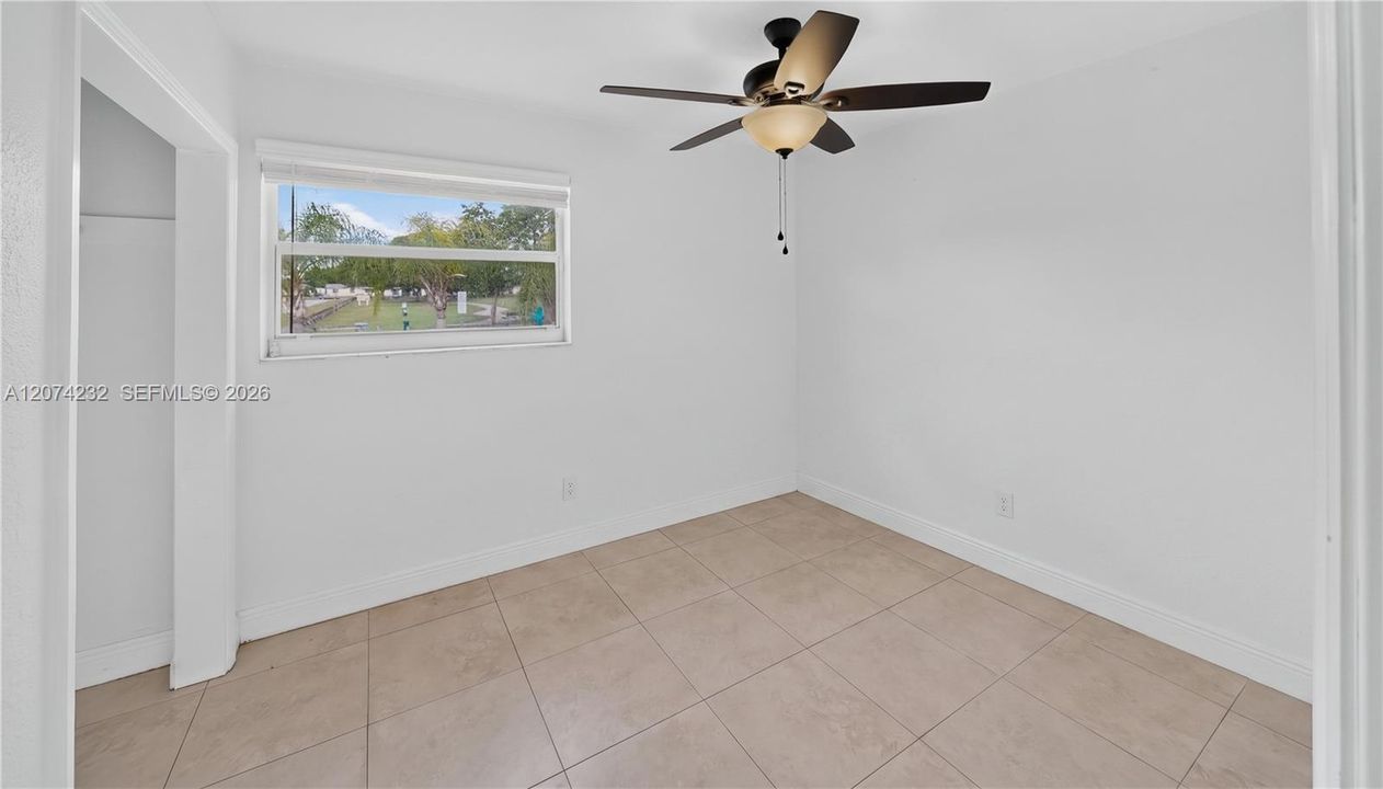 En Venta: $529,900 (4 camas, 2 baños, 1192 Pies cuadrados)