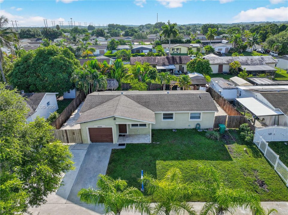 En Venta: $529,900 (4 camas, 2 baños, 1192 Pies cuadrados)