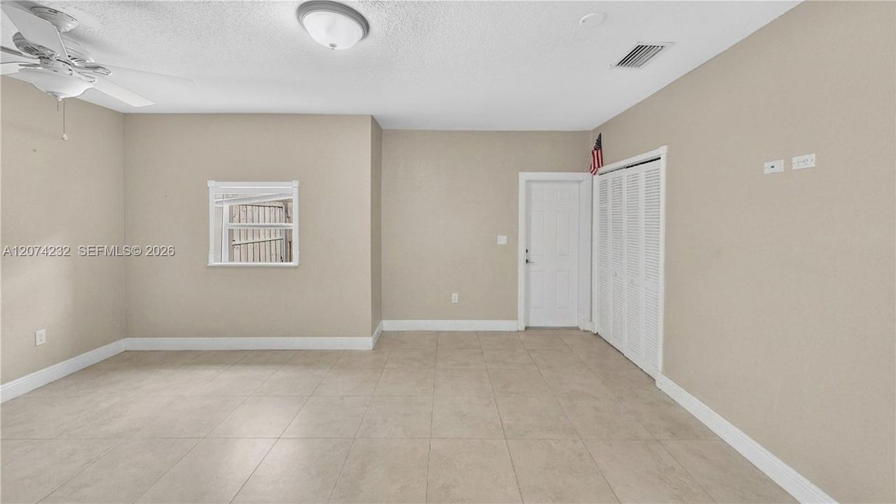 En Venta: $529,900 (4 camas, 2 baños, 1192 Pies cuadrados)