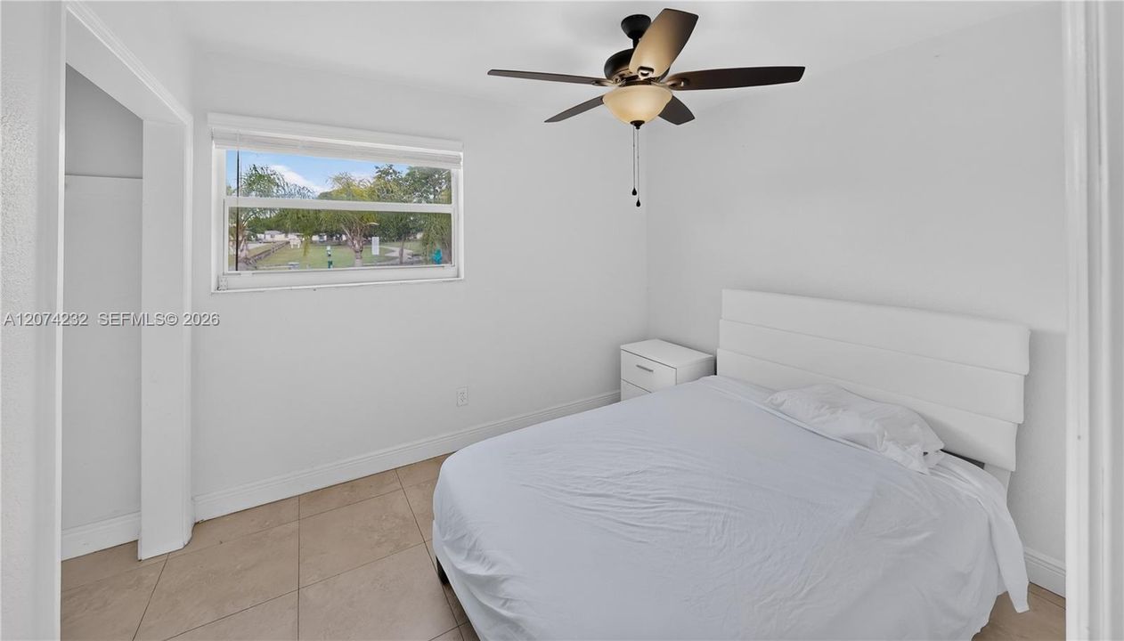 En Venta: $529,900 (4 camas, 2 baños, 1192 Pies cuadrados)