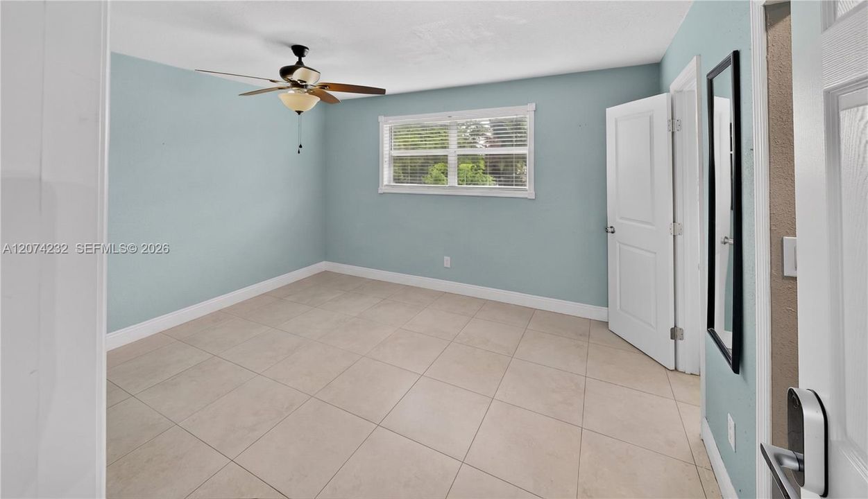 En Venta: $529,900 (4 camas, 2 baños, 1192 Pies cuadrados)