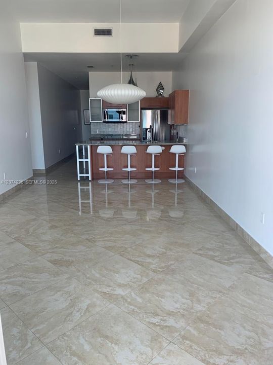 For Sale: $650,000 (2 beds, 2 baths, 1290 Square Feet)