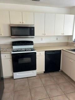 For Rent: $2,900 (3 beds, 3 baths, 1489 Square Feet)