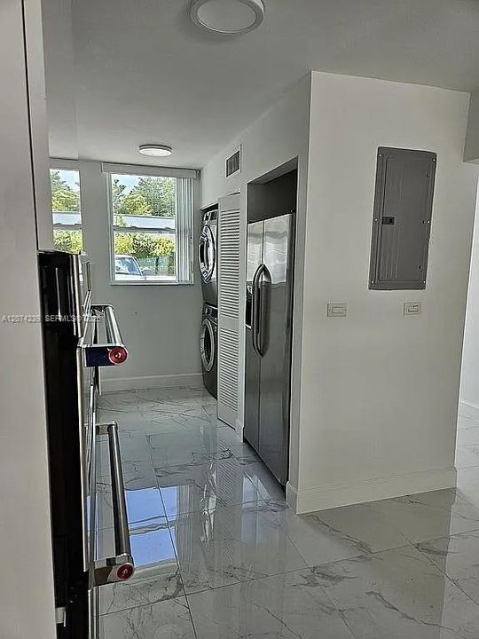For Sale: $450,000 (2 beds, 2 baths, 982 Square Feet)