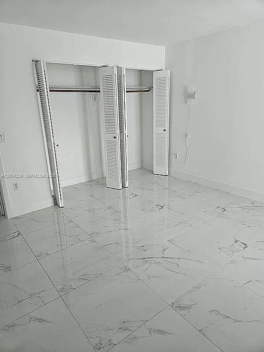 For Sale: $450,000 (2 beds, 2 baths, 982 Square Feet)