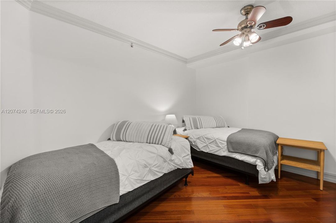 Twin beds in 3rd bedroom