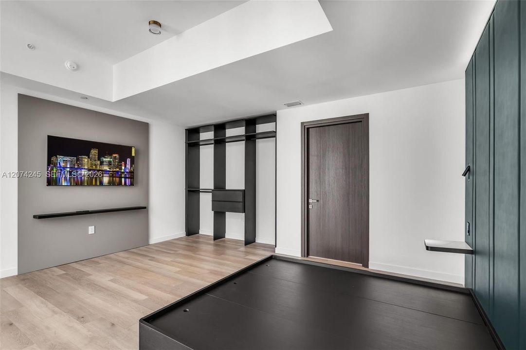 For Rent: $13,500 (2 beds, 2 baths, 2450 Square Feet)