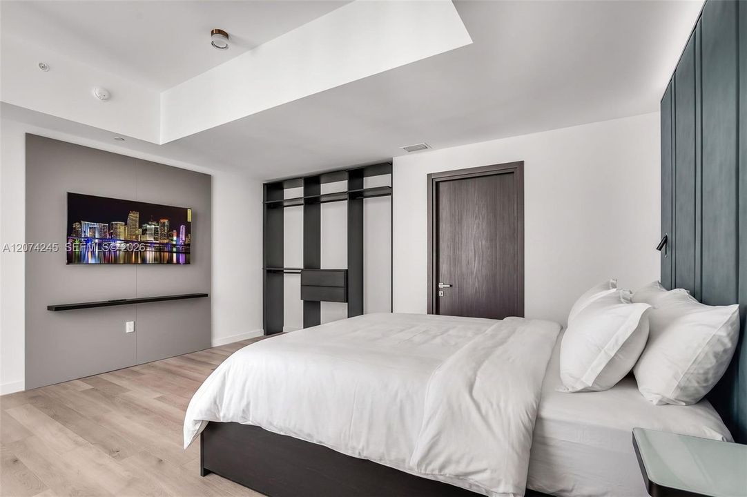For Rent: $13,500 (2 beds, 2 baths, 2450 Square Feet)
