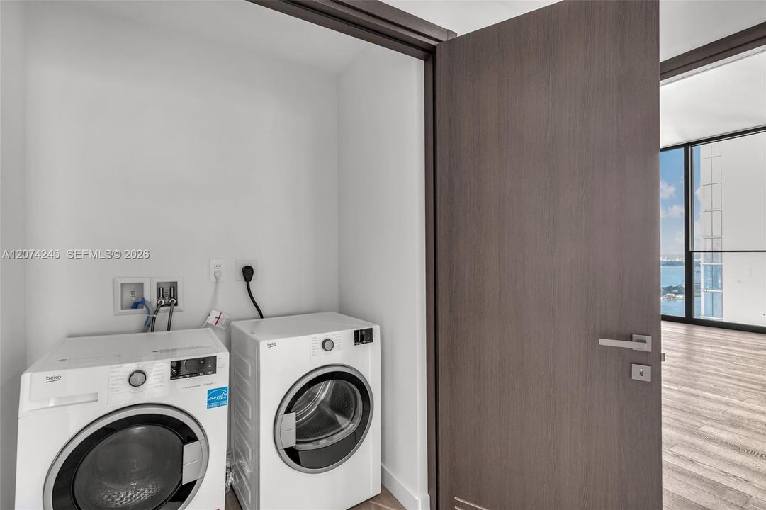 For Rent: $13,500 (2 beds, 2 baths, 2450 Square Feet)