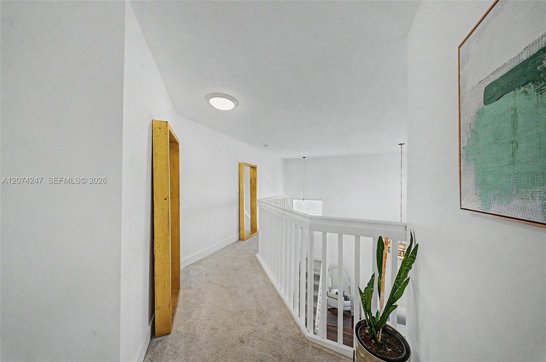 En Venta: $790,000 (4 camas, 2 baños, 1940 Pies cuadrados)