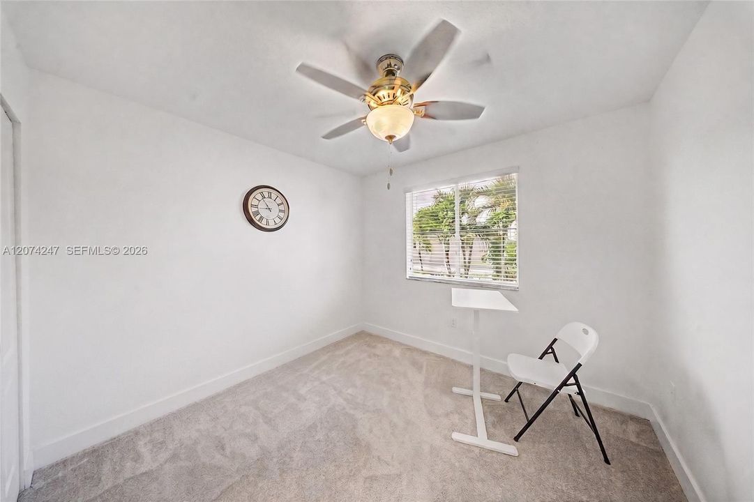 En Venta: $790,000 (4 camas, 2 baños, 1940 Pies cuadrados)