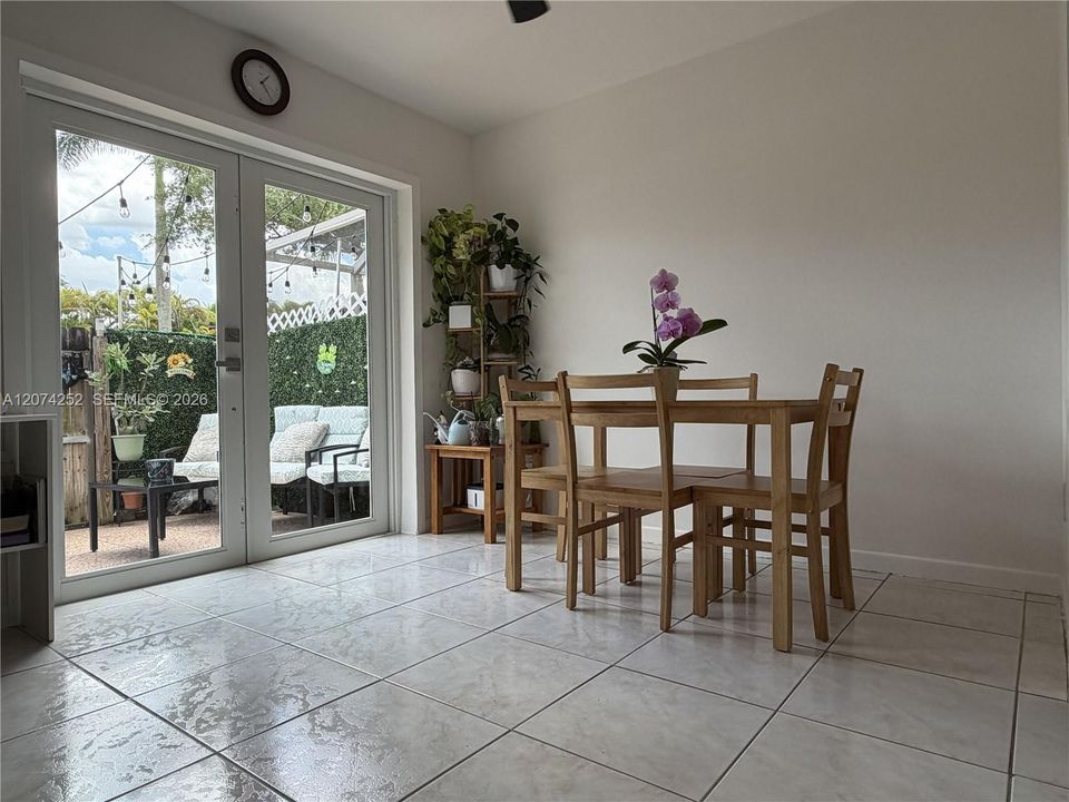 For Sale: $524,900 (3 beds, 2 baths, 1638 Square Feet)