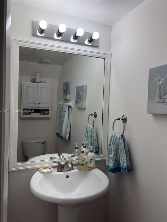 For Sale: $524,900 (3 beds, 2 baths, 1638 Square Feet)