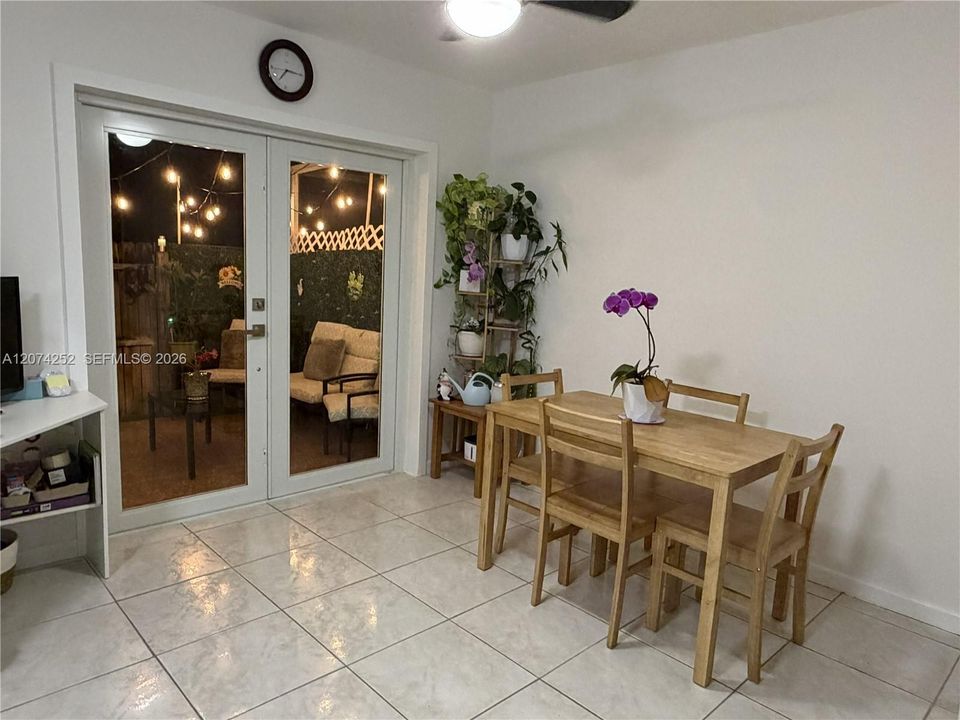 For Sale: $524,900 (3 beds, 2 baths, 1638 Square Feet)
