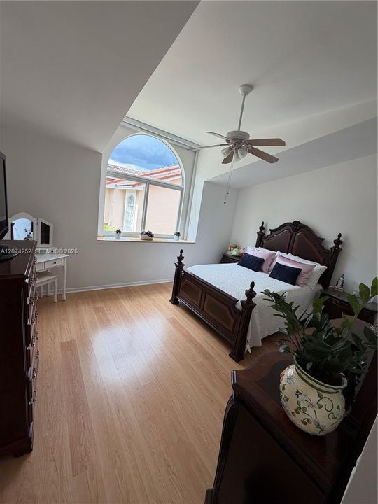 For Sale: $524,900 (3 beds, 2 baths, 1638 Square Feet)
