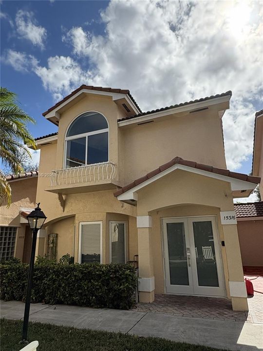 For Sale: $524,900 (3 beds, 2 baths, 1638 Square Feet)