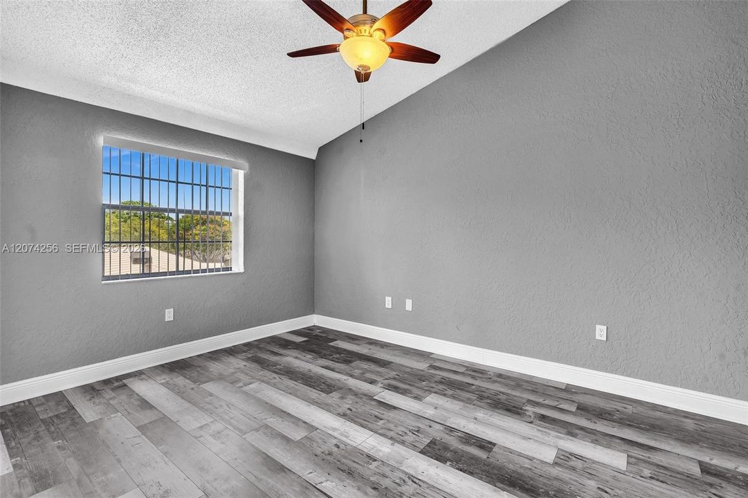 For Rent: $1,995 (1 beds, 1 baths, 804 Square Feet)